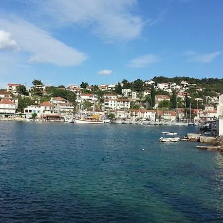 Marina * Maslinica